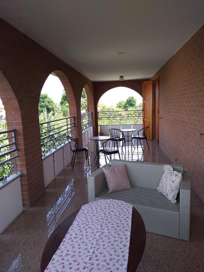 Villa Ferrari Oriella Solignano Nuovo Exterior photo